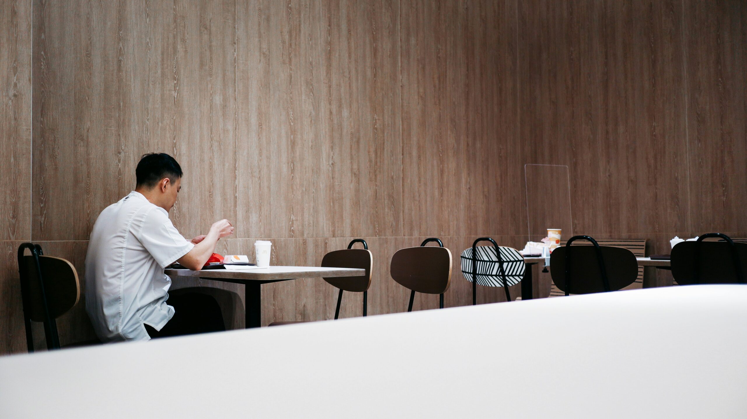 お金　派手に使わない　節約